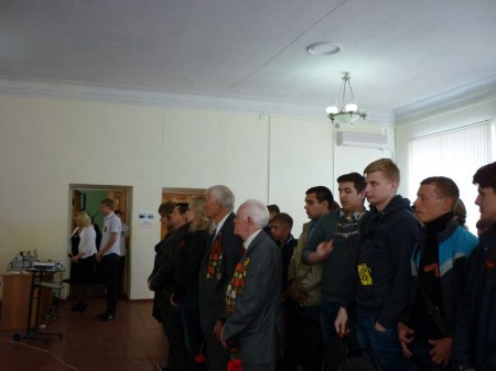 Поклонимся великим тем годам